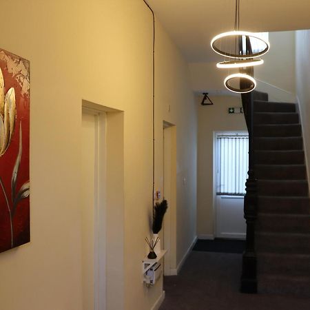 Madonna Villa Birmingham Exteriör bild